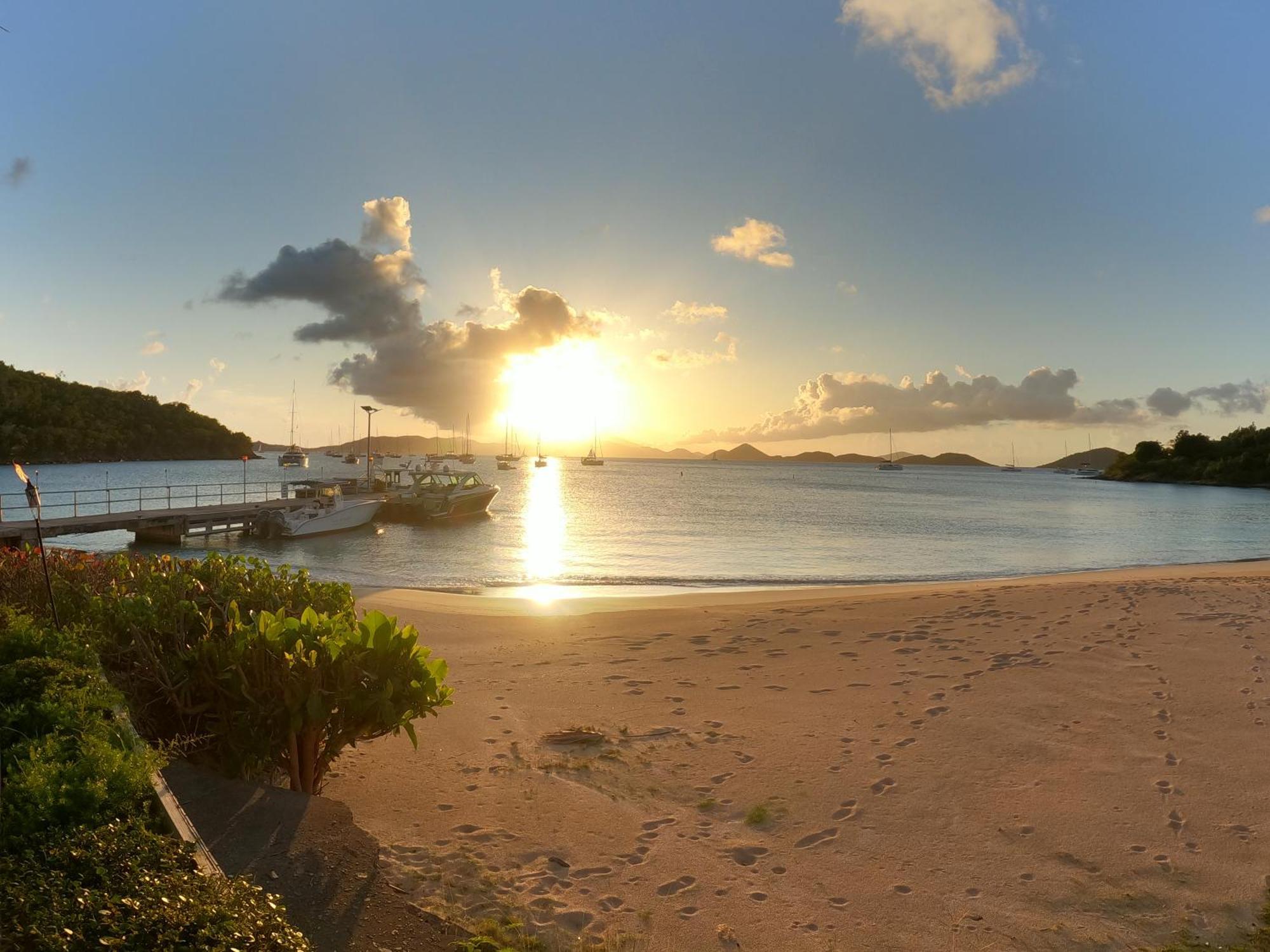 Hibiscus Suite at Sunset Serenade Cruz Bay Buitenkant foto